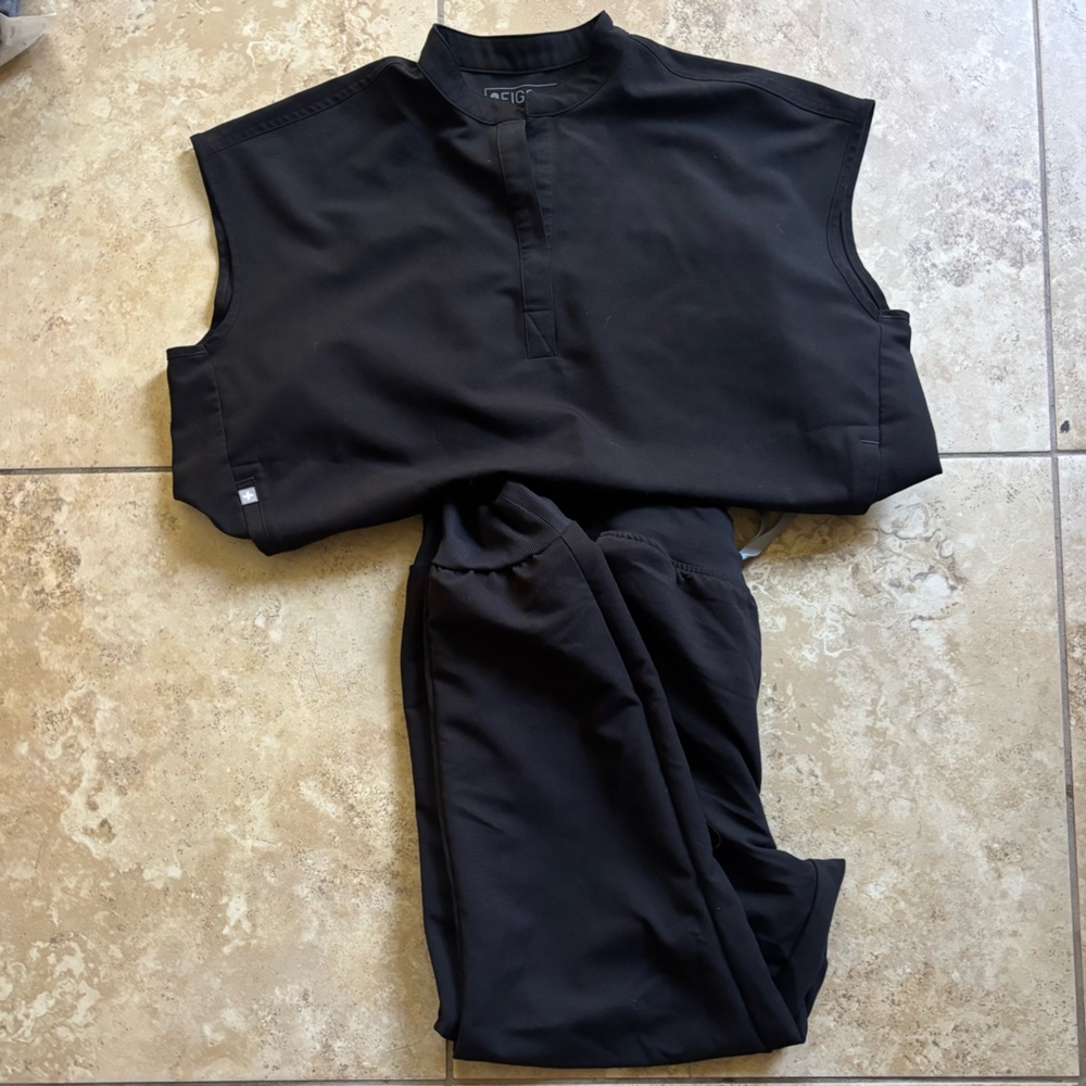 Black figs scrub set